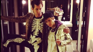Illustration for article titled Celebrities Share Their Halloween Costumes On Twitter